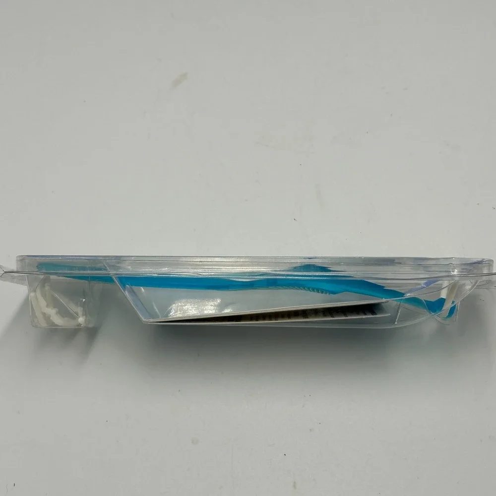 Reach Access Daily Flosser Starter Kit 4 Disposable Snap-on heads Vintage Teeth